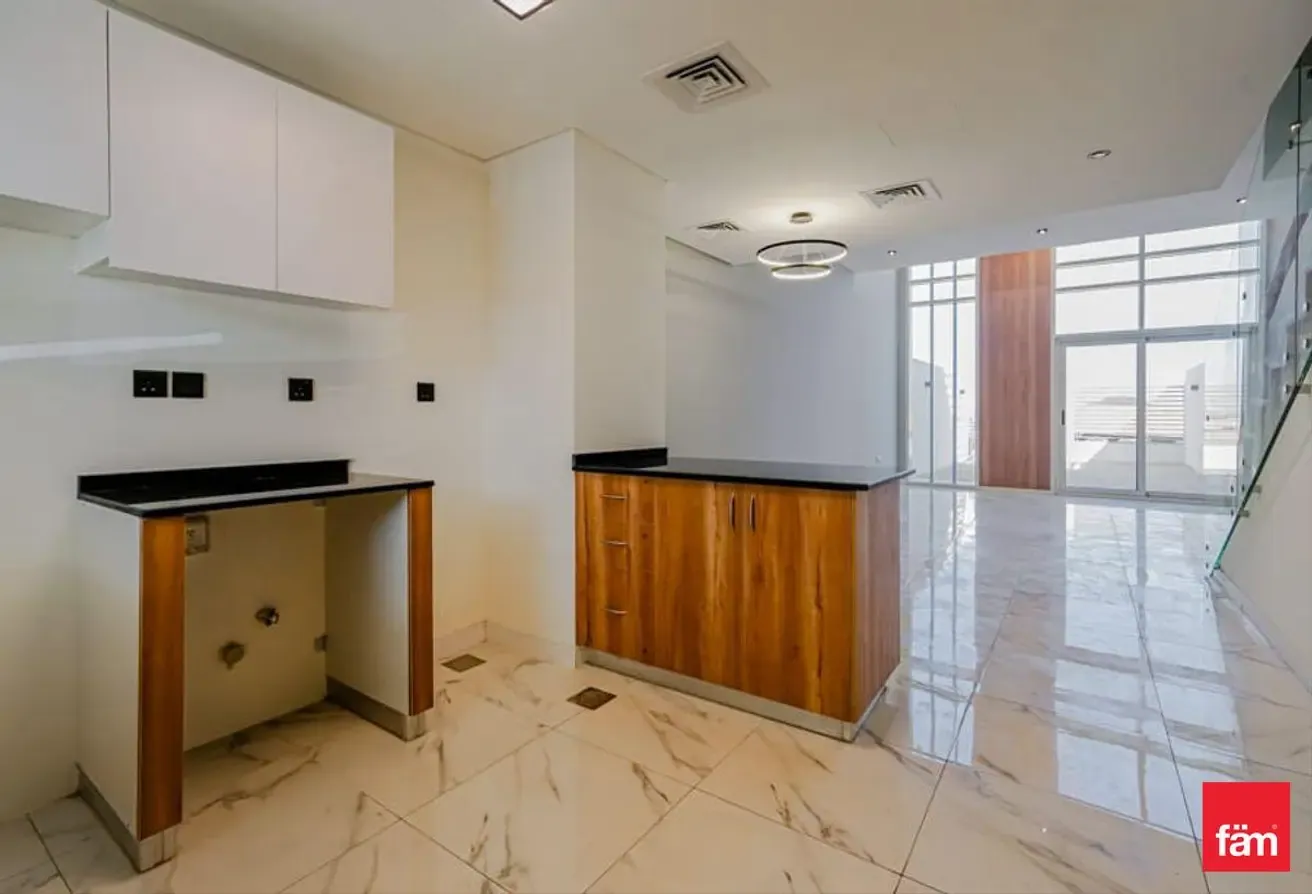 Single Row | Large Garden | Rented | Great Price