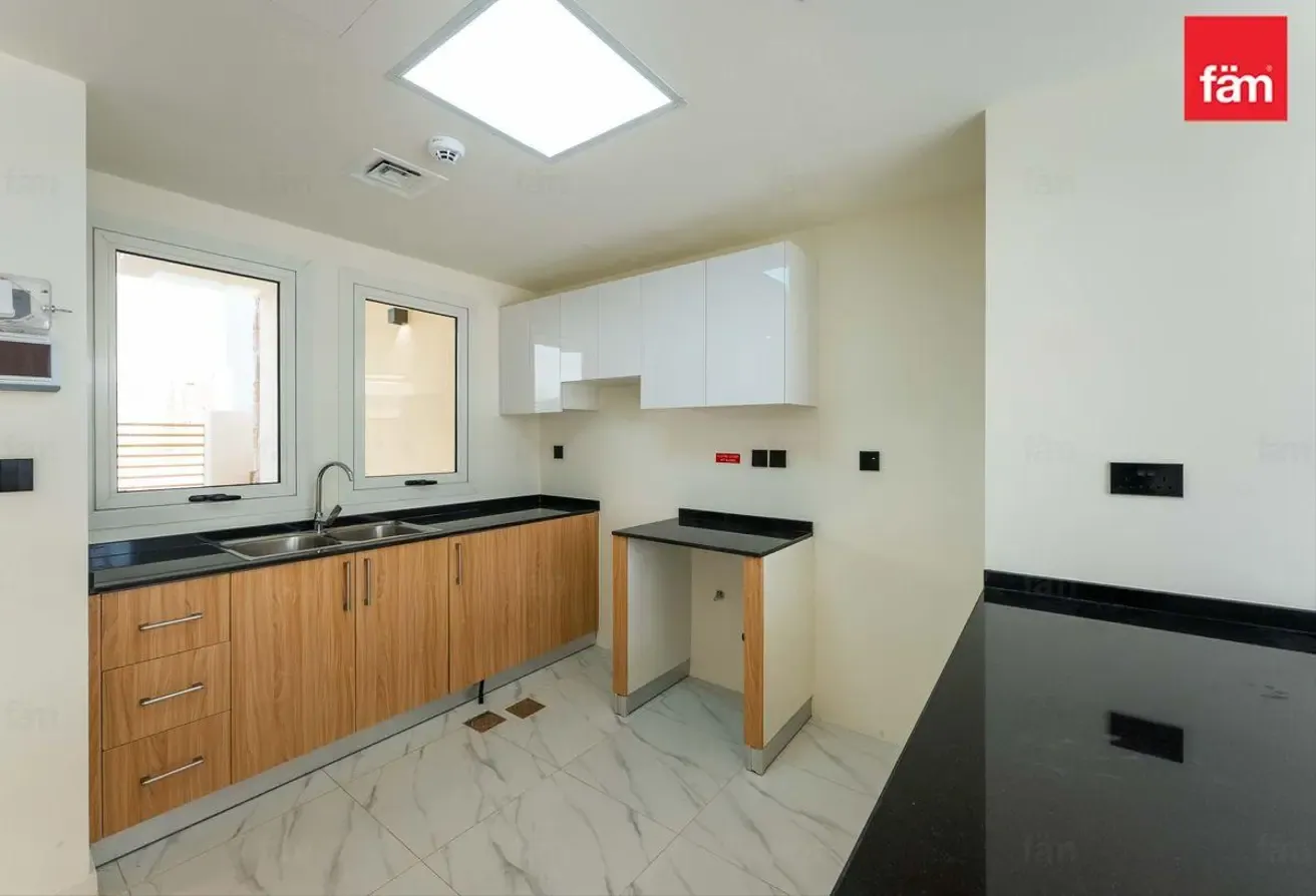 Tenanted | Green Belt Facing | End Unit