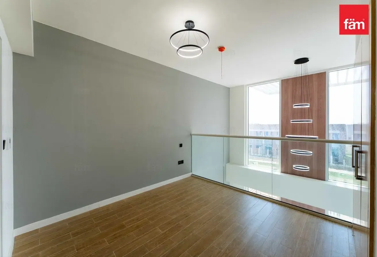 Tenanted | Green Belt Facing | End Unit
