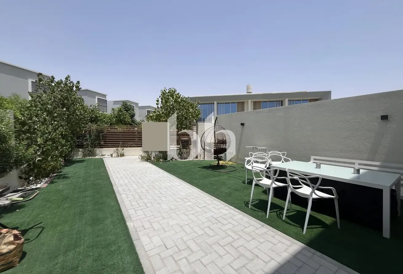 Huge Corner Plot |Rented|Green Belt|Clubhouse