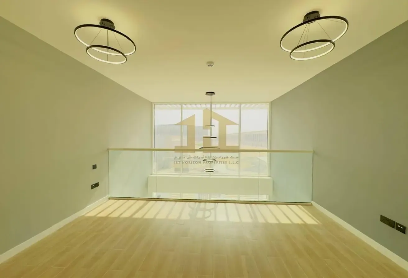 Elegant 2BR Townhouse | Family-Friendly Living
