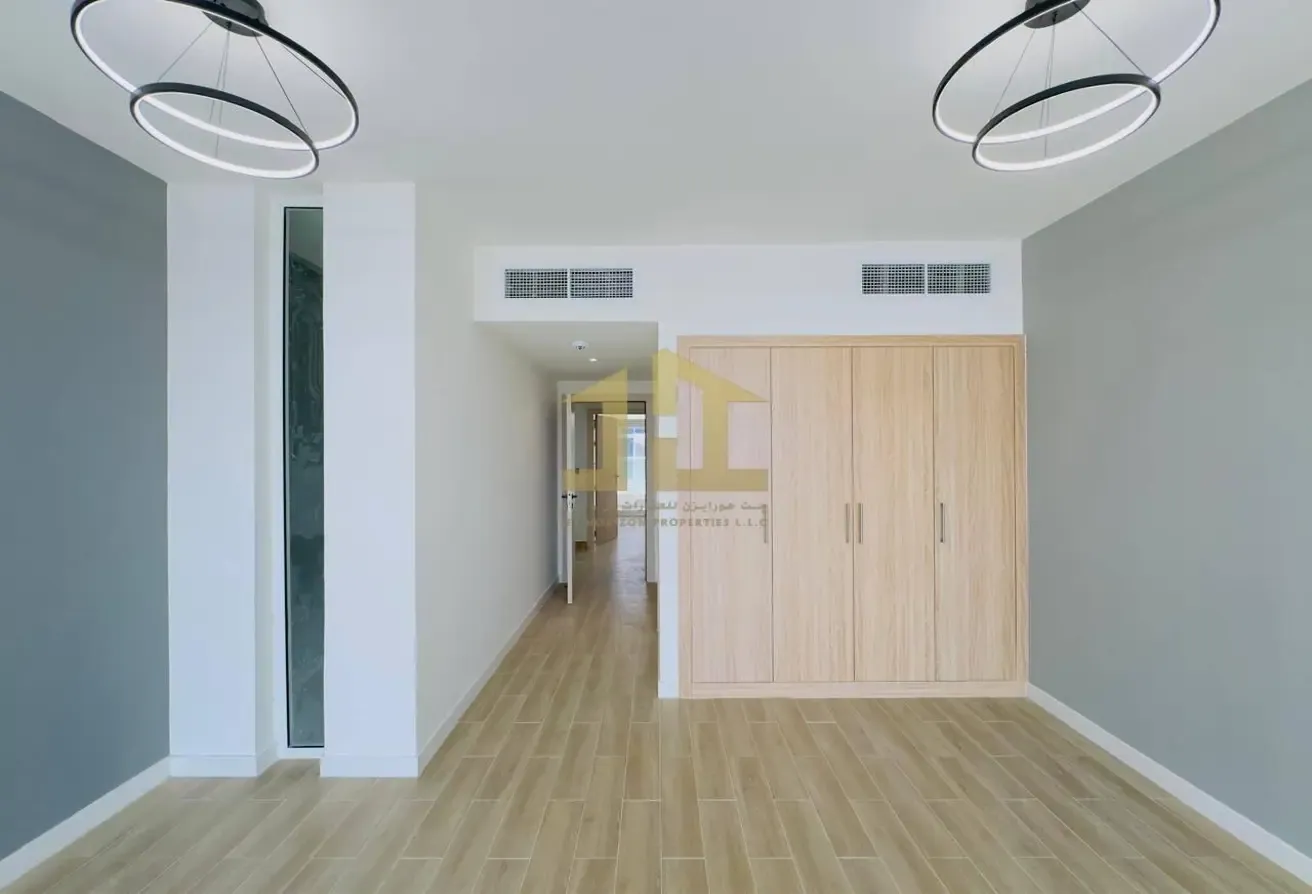 Elegant 2BR Townhouse | Family-Friendly Living