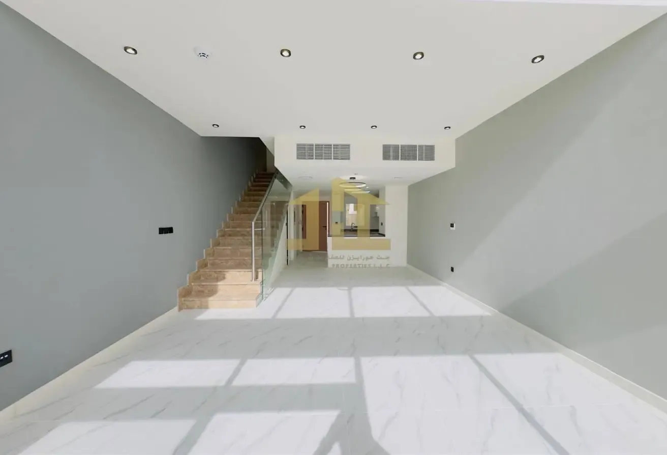 Elegant 2BR Townhouse | Family-Friendly Living