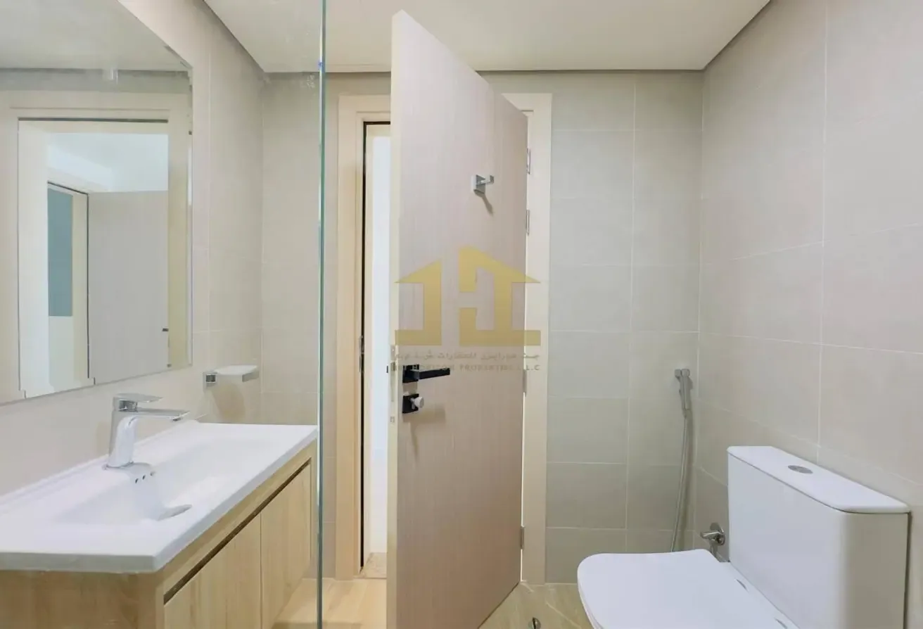 Elegant 2BR Townhouse | Family-Friendly Living