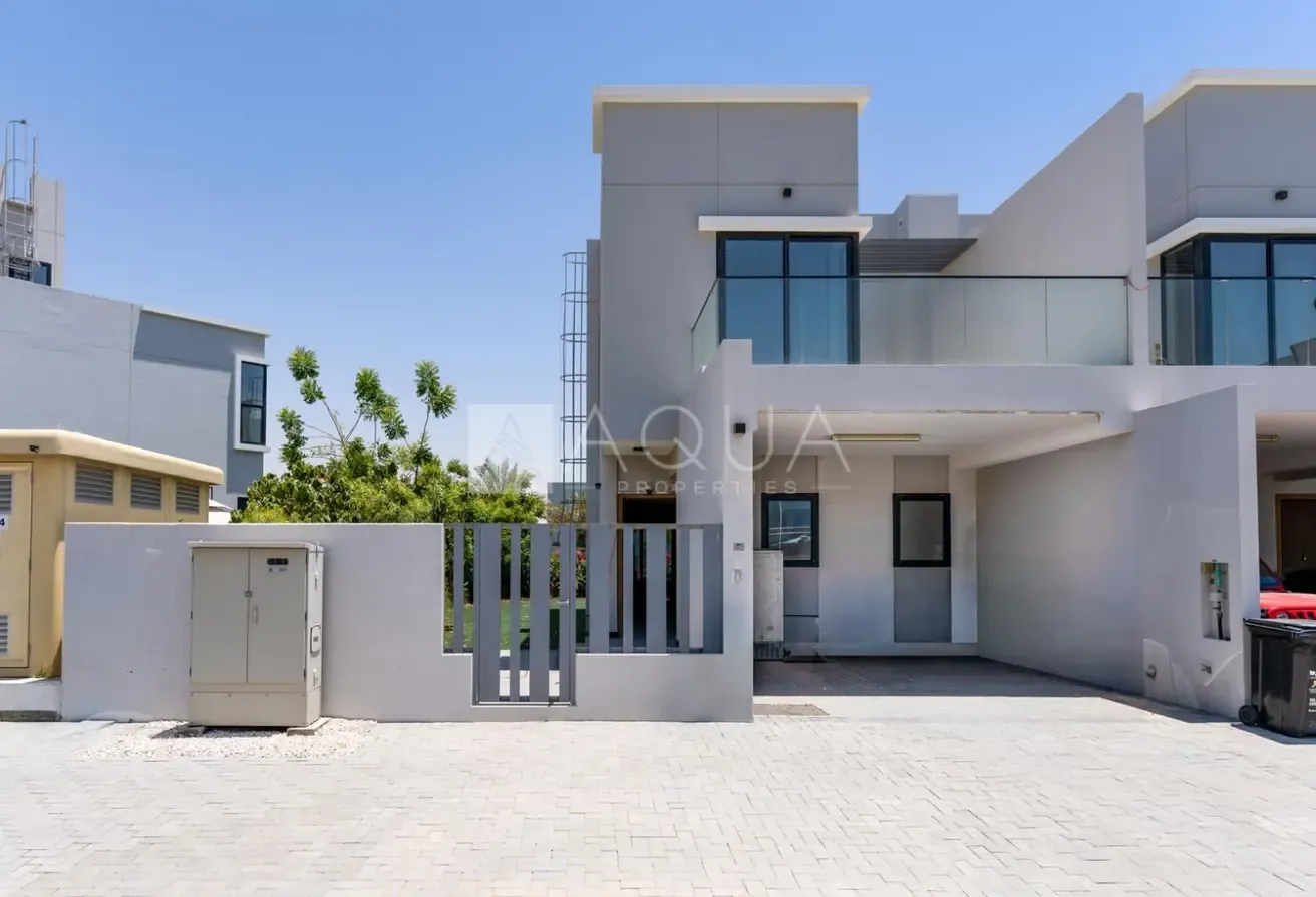 CORNER 3+MAID | SINGLE ROW | CLOSE TO POOL