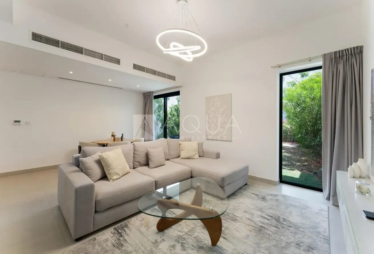 CORNER 3+MAID | SINGLE ROW | CLOSE TO POOL