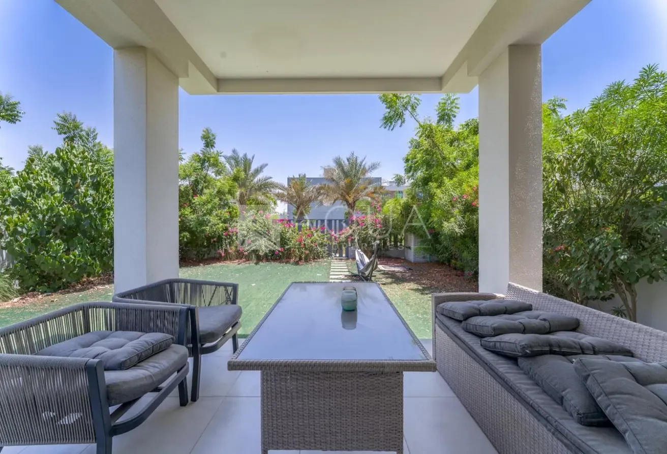 CORNER 3+MAID | SINGLE ROW | CLOSE TO POOL