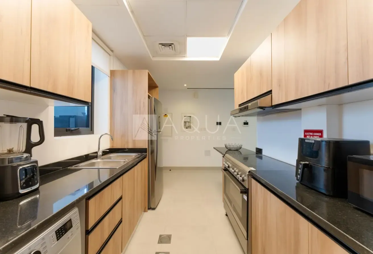 CORNER 3+MAID | SINGLE ROW | CLOSE TO POOL
