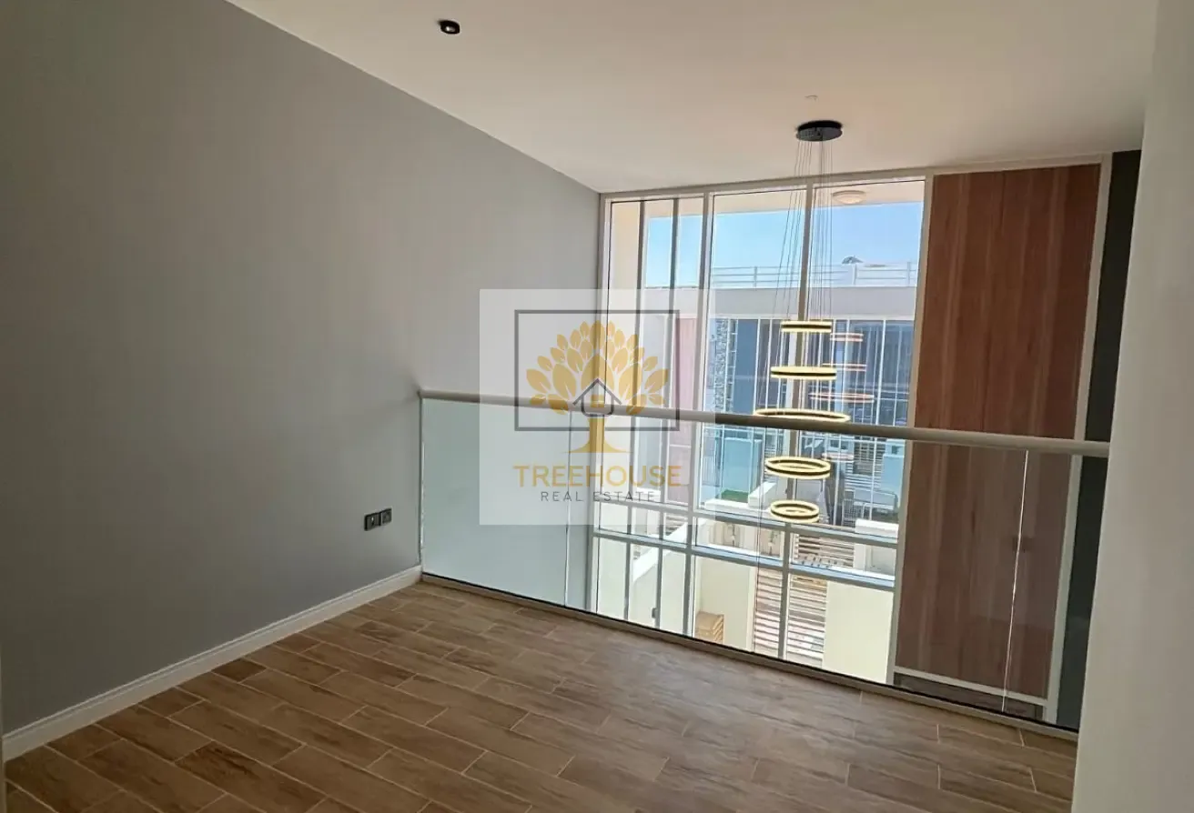 LUXURIOUS TOWNHOUSE | UPGRADED | MODERN LIVING