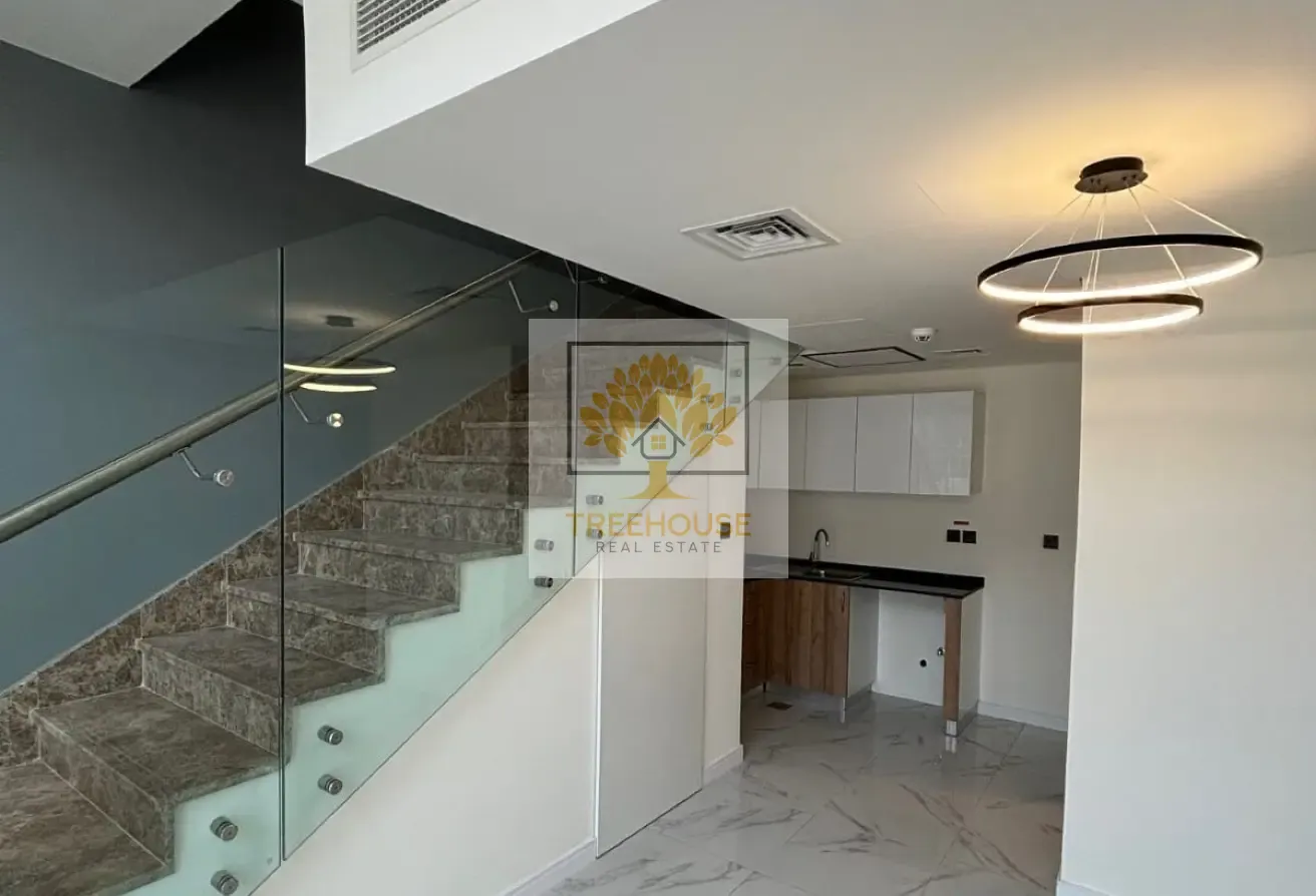 LUXURIOUS TOWNHOUSE | UPGRADED | MODERN LIVING