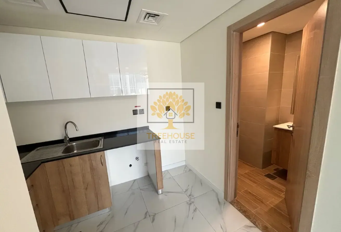 LUXURIOUS TOWNHOUSE | UPGRADED | MODERN LIVING