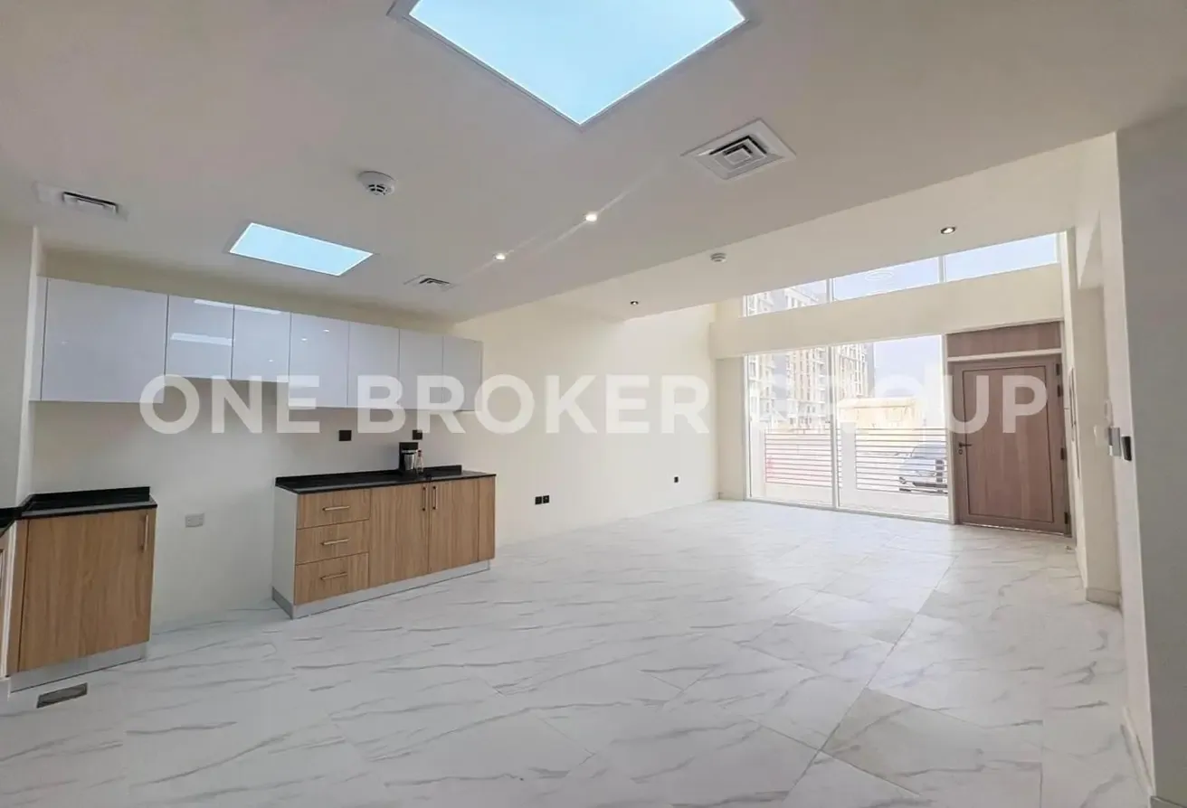 Corner Unit | Near Amenities |  Rented | High ROI