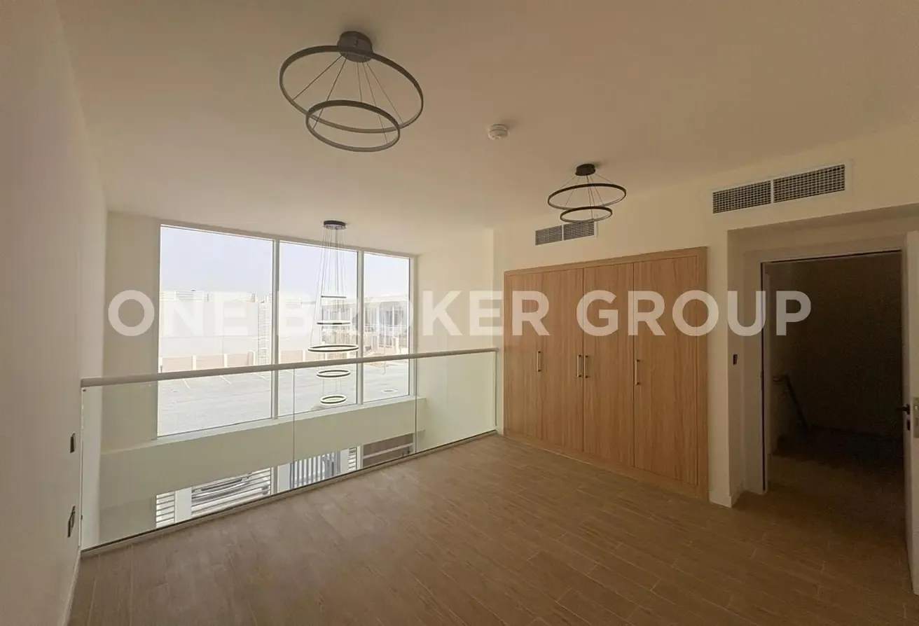 Corner Unit | Near Amenities |  Rented | High ROI