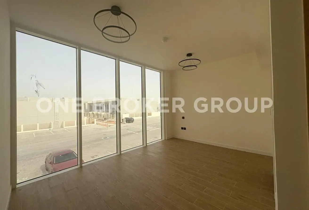 Corner Unit | Near Amenities |  Rented | High ROI