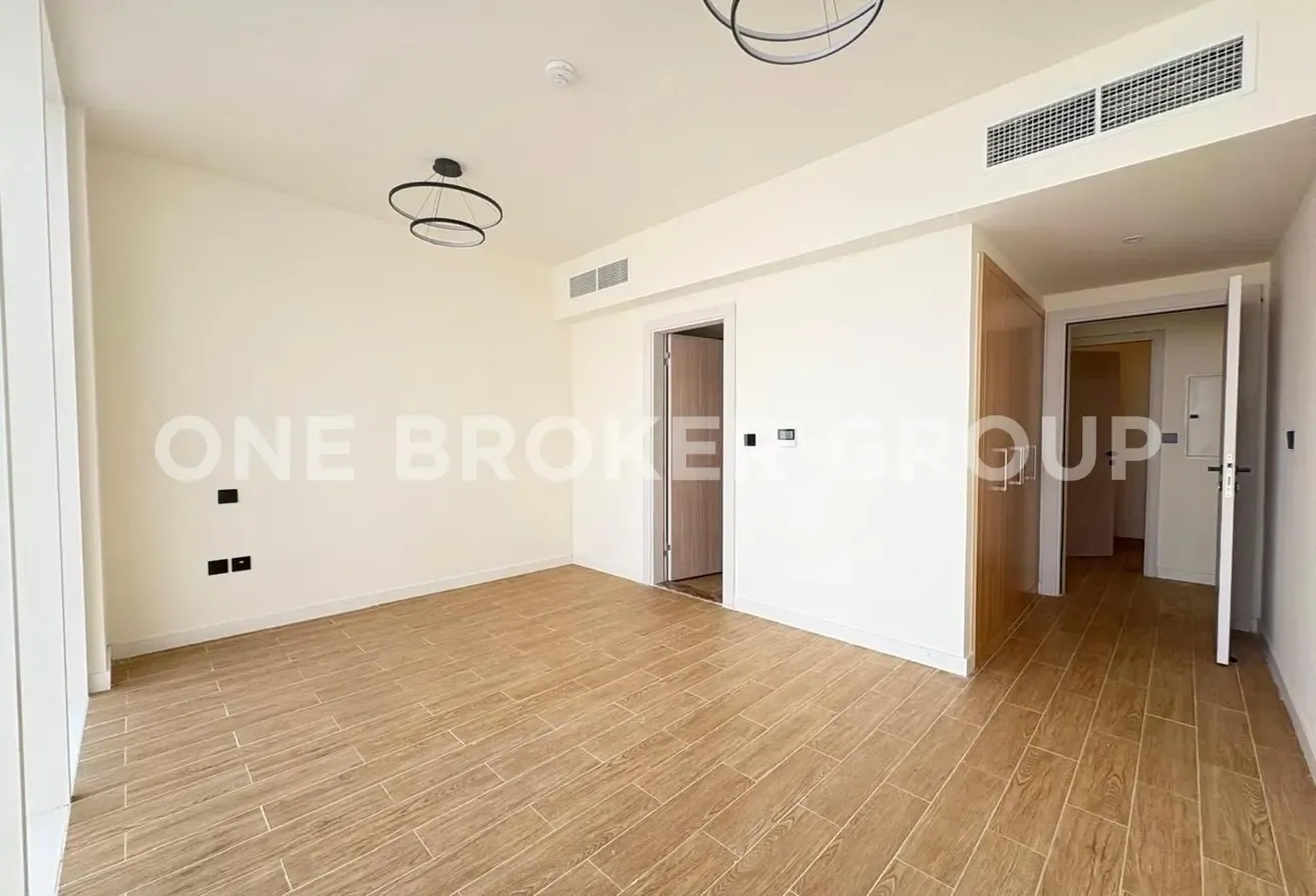Corner Unit | Near Amenities |  Rented | High ROI