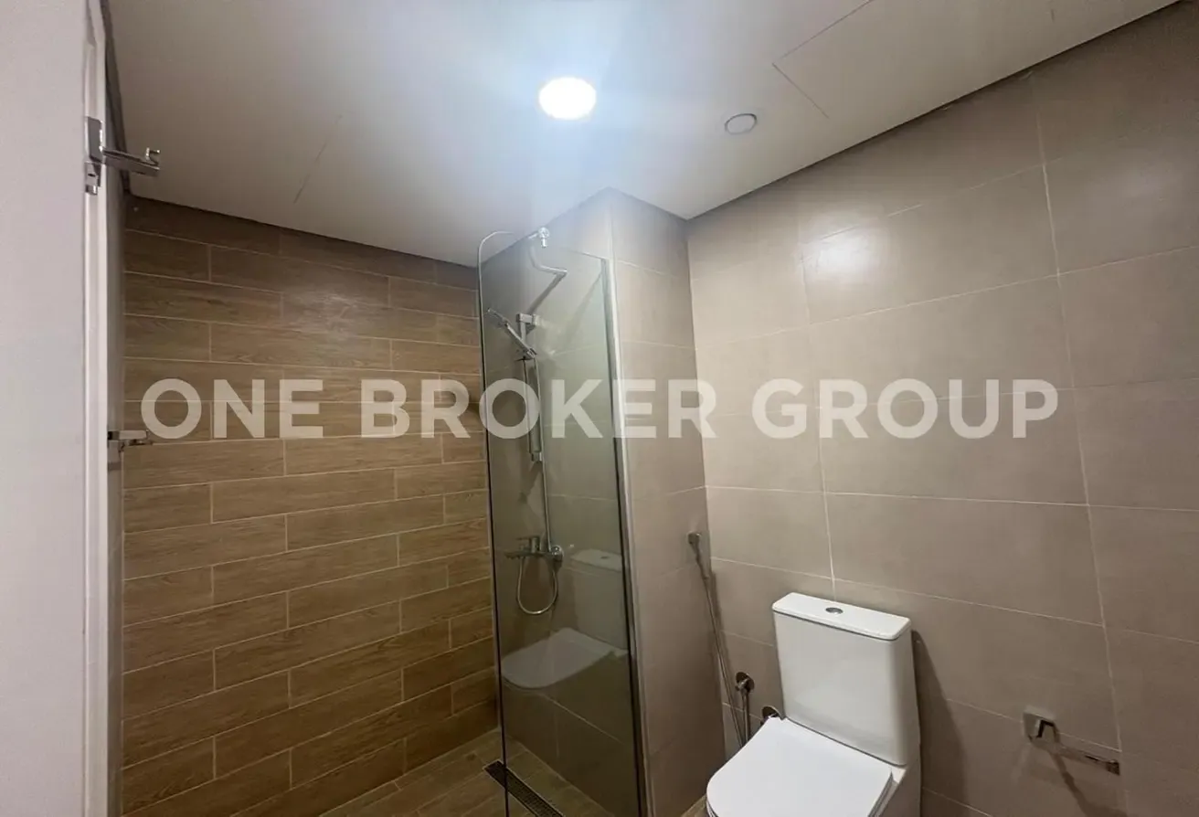 Corner Unit | Near Amenities |  Rented | High ROI