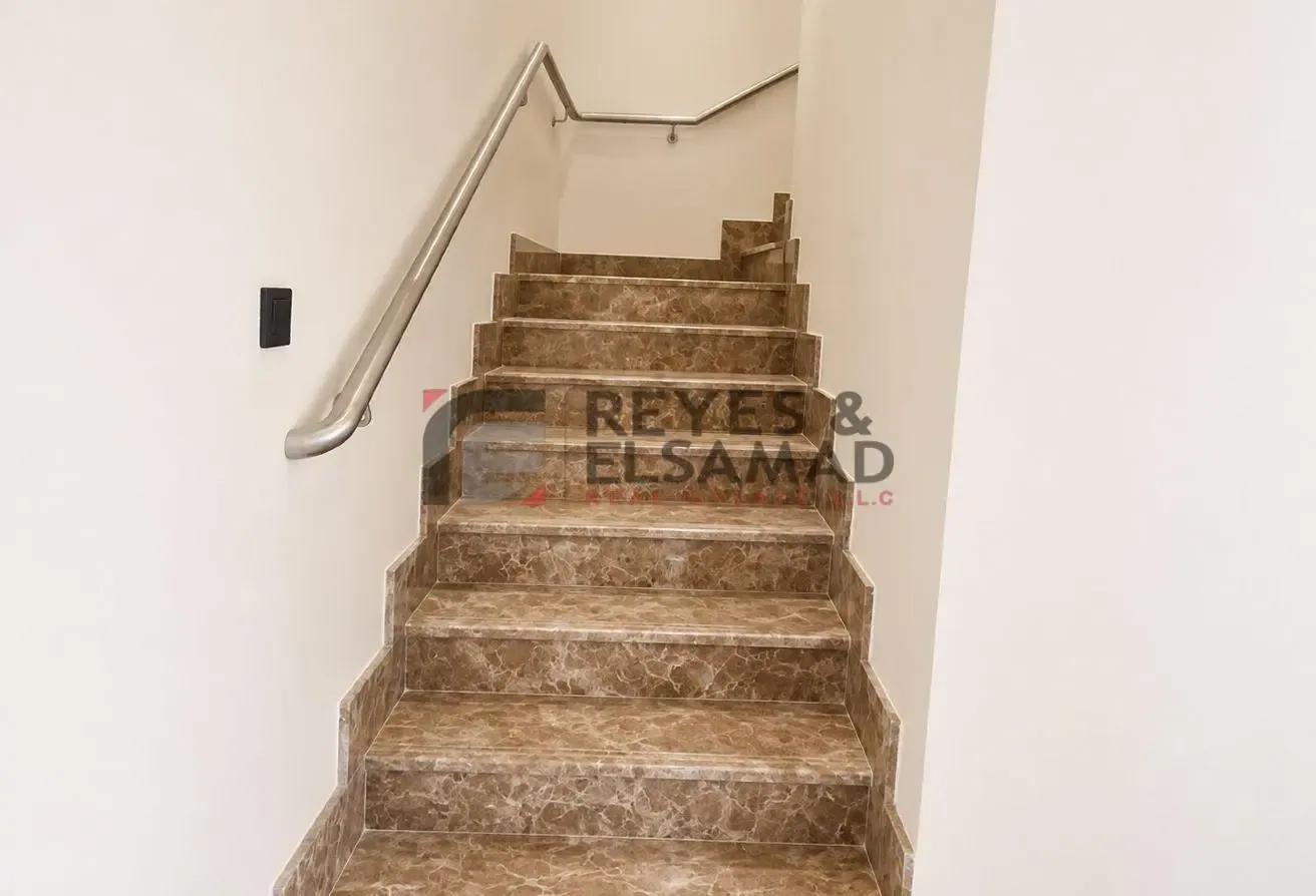 Vacant – Ready   I Spacious I Private Garden