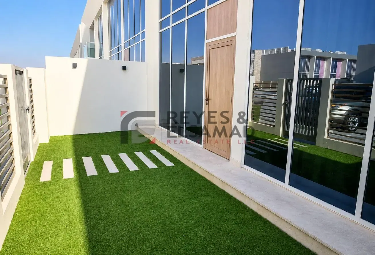 Vacant – Ready   I Spacious I Private Garden
