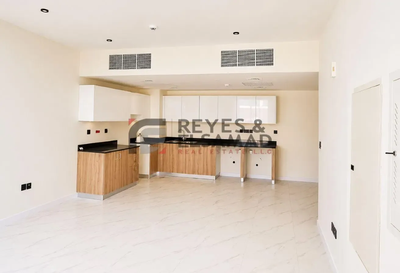 Vacant – Ready   I Spacious I Private Garden