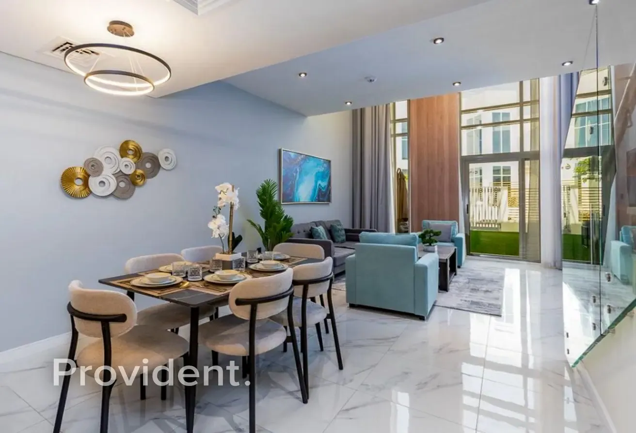 Single Row | Fully Furnished | Vacant