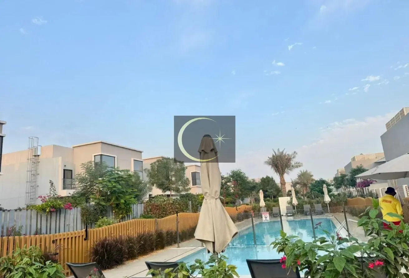 Upgraded Corner 1BR | Front Garden | Vacant