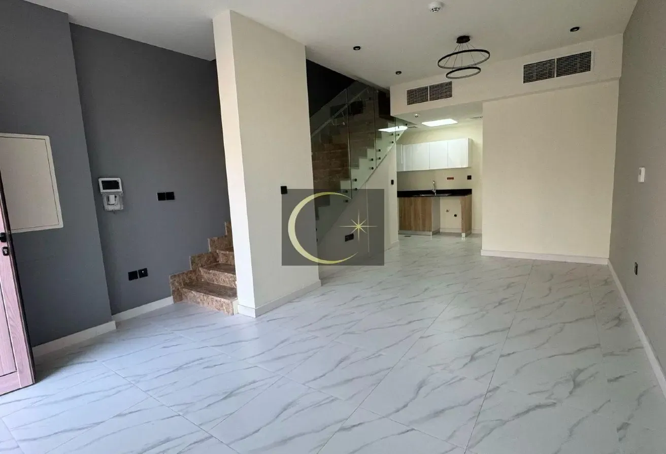 Upgraded Corner 1BR | Front Garden | Vacant
