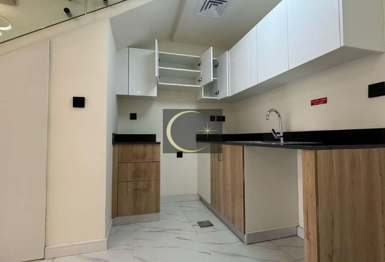 Upgraded Corner 1BR | Front Garden | Vacant