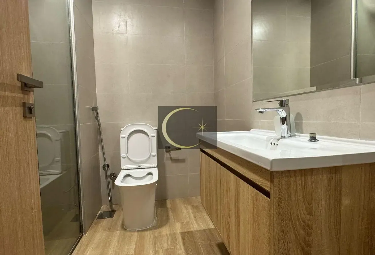 Upgraded Corner 1BR | Front Garden | Vacant
