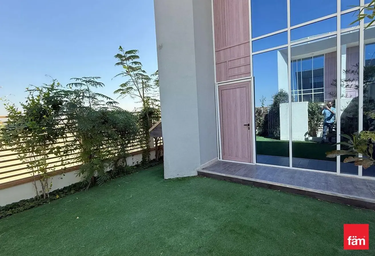 Upgraded Unit | Ready To Move | Vastu