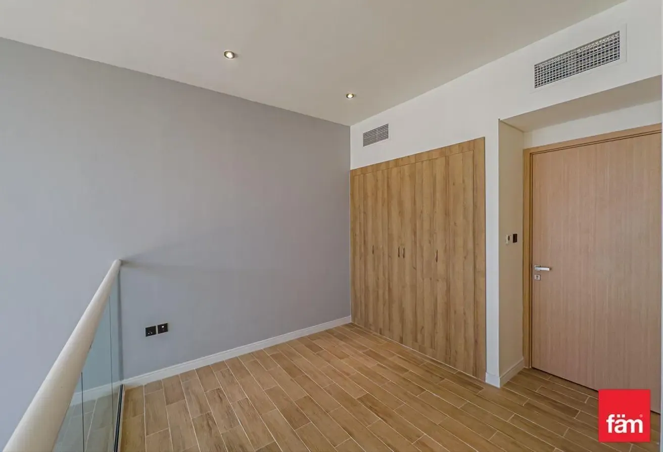 Upgraded Unit | Ready To Move | Vastu