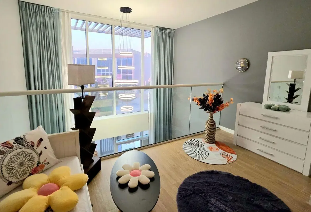 2Bedroom Corner Townhouse with Large Courtyard.
