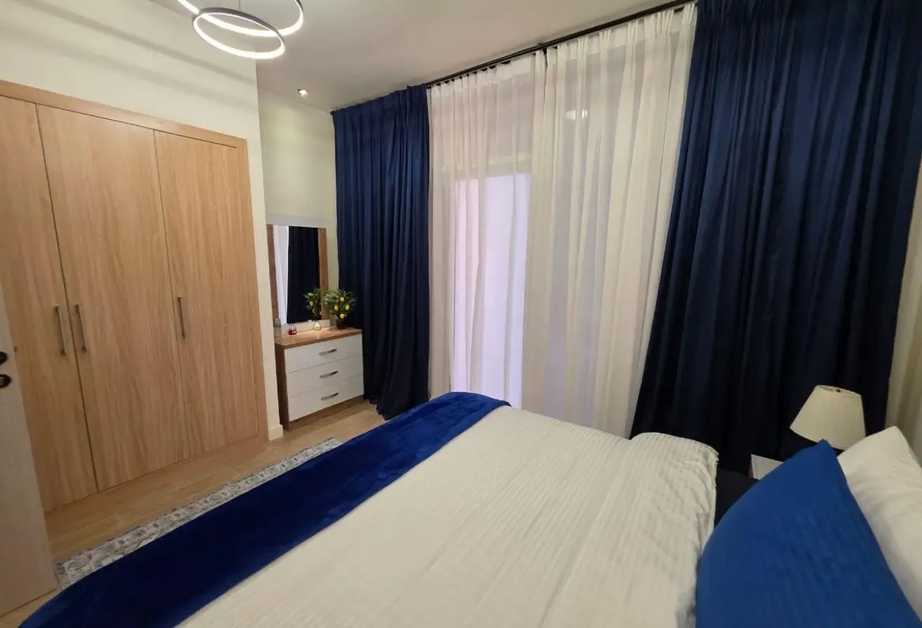 2Bedroom Corner Townhouse with Large Courtyard.