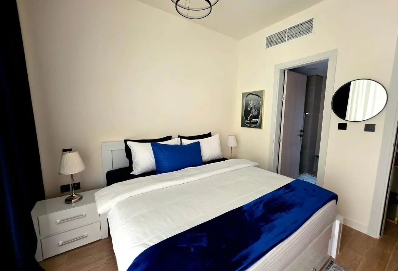 2Bedroom Corner Townhouse with Large Courtyard.