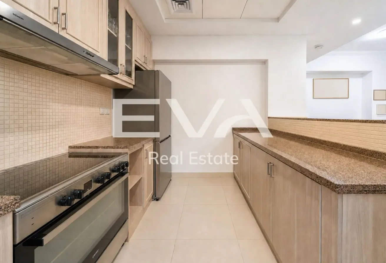 LIGHT WOOD | PERFECT CONDITION | NEXT TO PARK