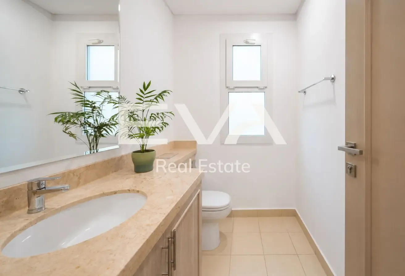 LIGHT WOOD | PERFECT CONDITION | NEXT TO PARK