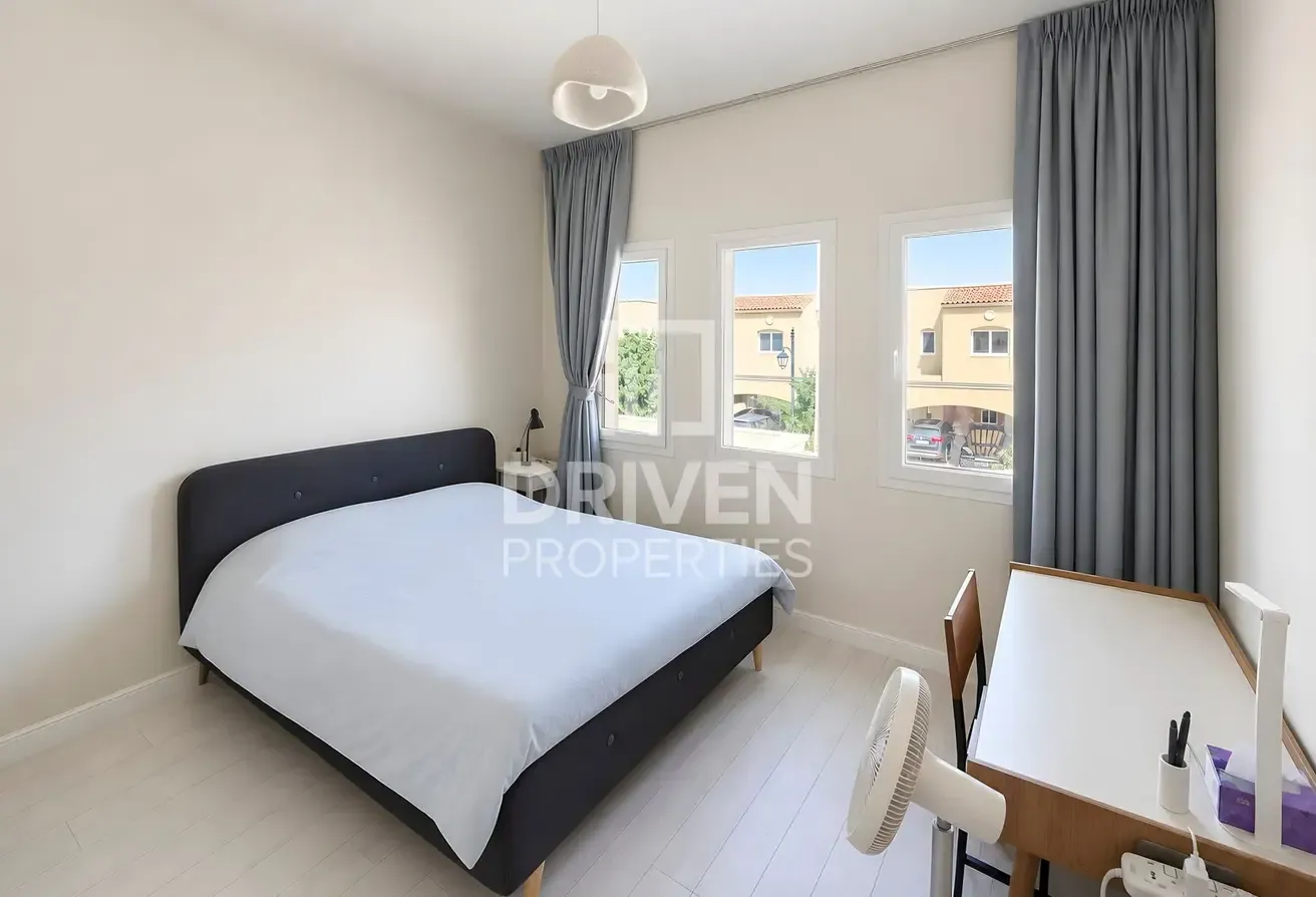 VOT | Upgraded | Vastu | Well Maintain | Exclusive