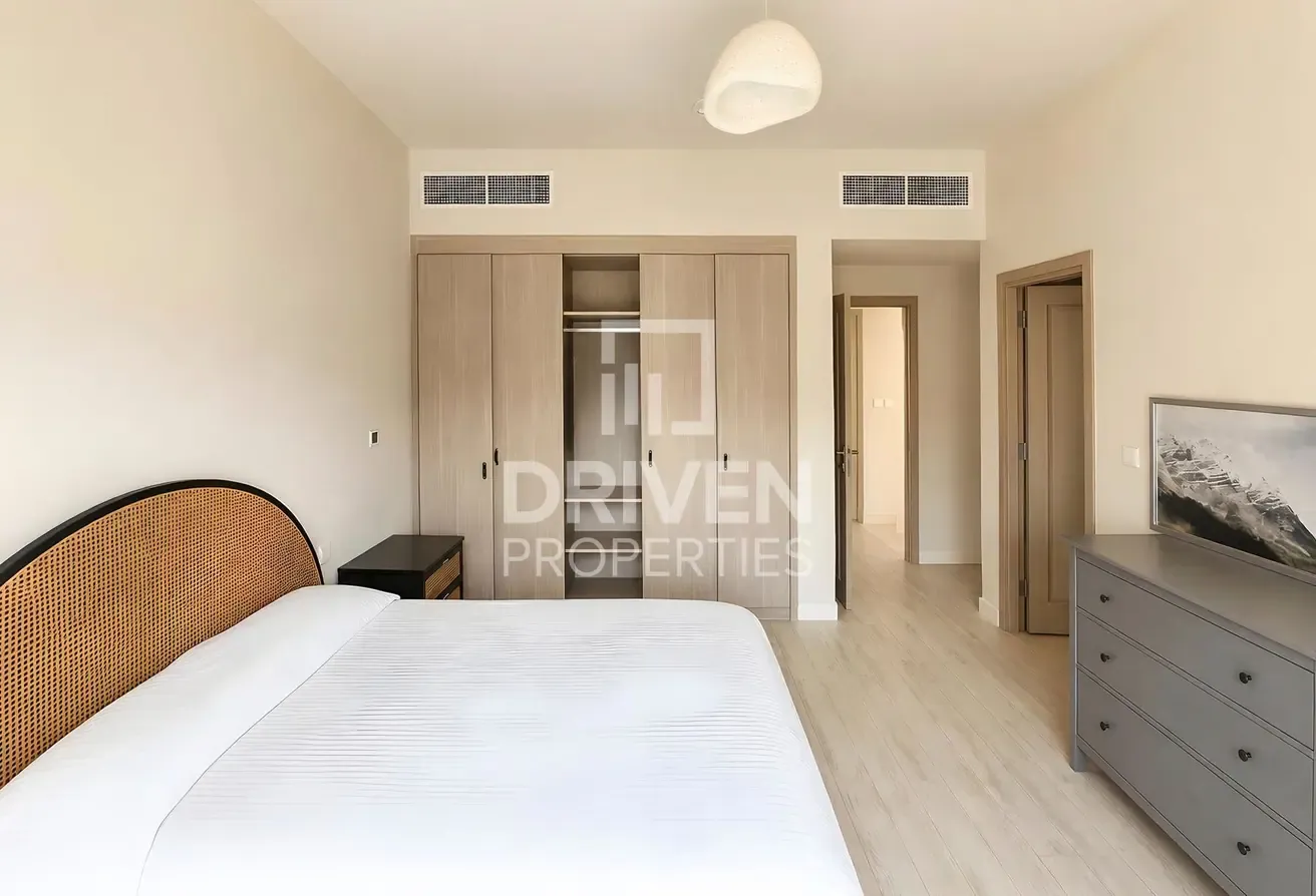 VOT | Upgraded | Vastu | Well Maintain | Exclusive