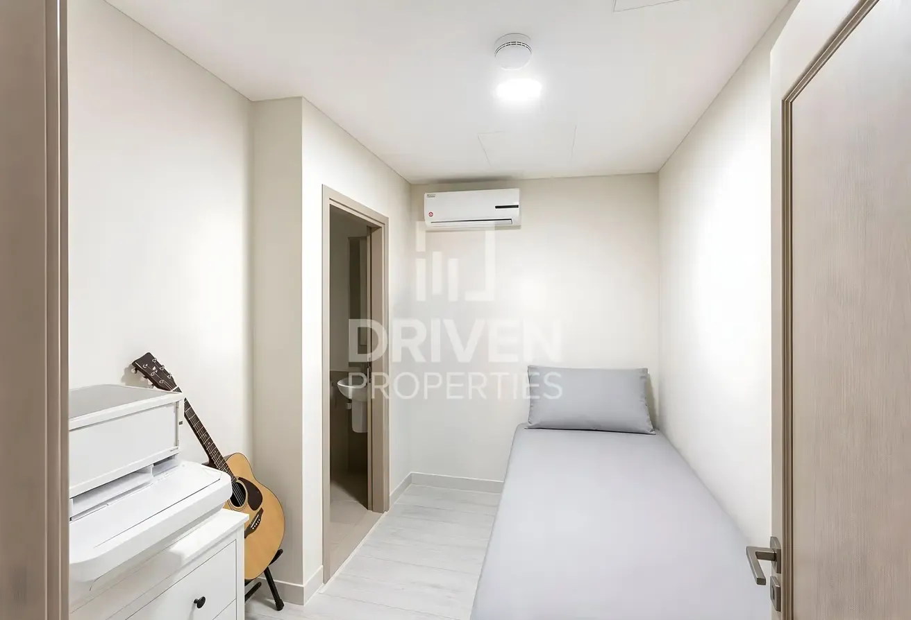 VOT | Upgraded | Vastu | Well Maintain | Exclusive