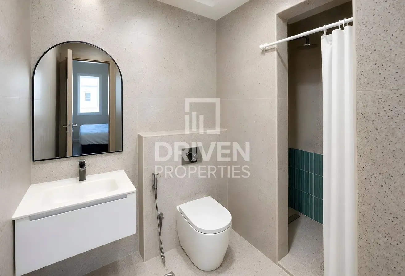 VOT | Upgraded | Vastu | Well Maintain | Exclusive