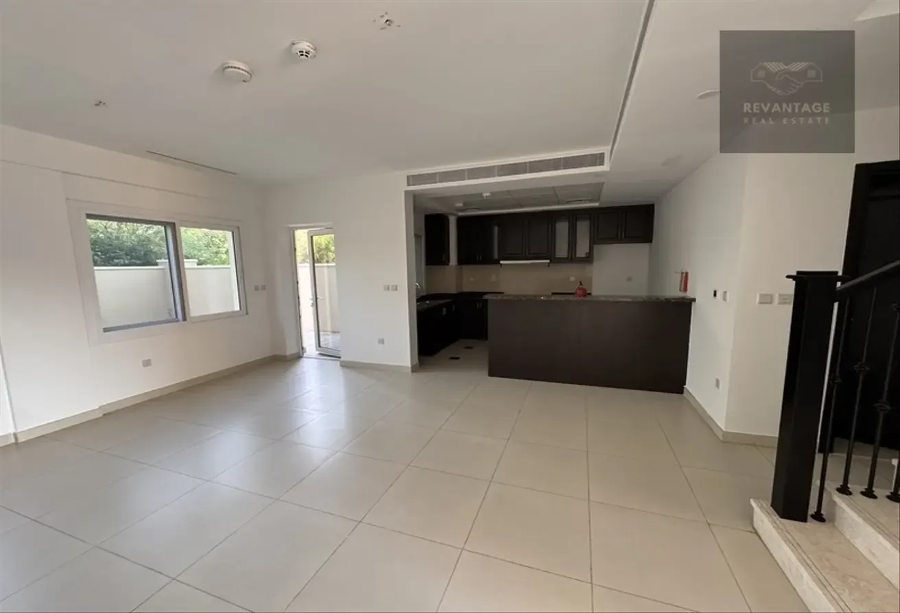 Amazing Location | Single Row | Exclusive Unit |