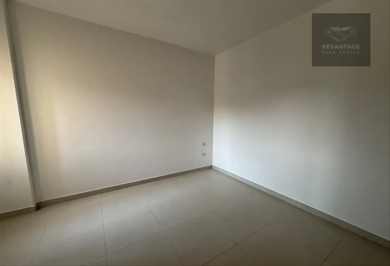 Amazing Location | Single Row | Exclusive Unit |