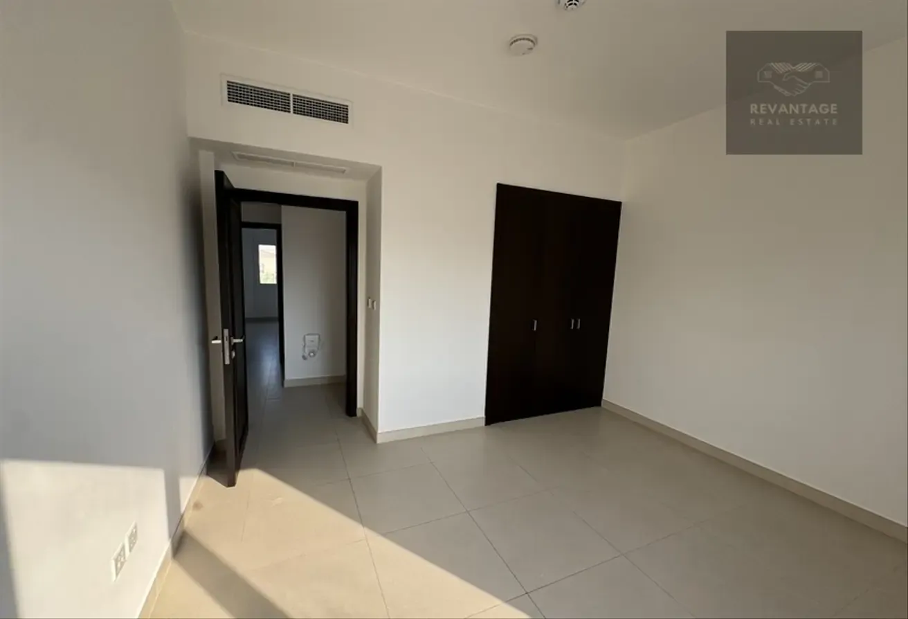 Amazing Location | Single Row | Exclusive Unit |