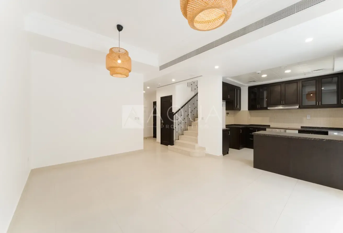EXTENDED | BIG PLOT | VACANT | EXCLUSIVE