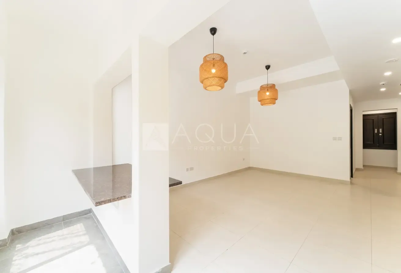 EXTENDED | BIG PLOT | VACANT | EXCLUSIVE