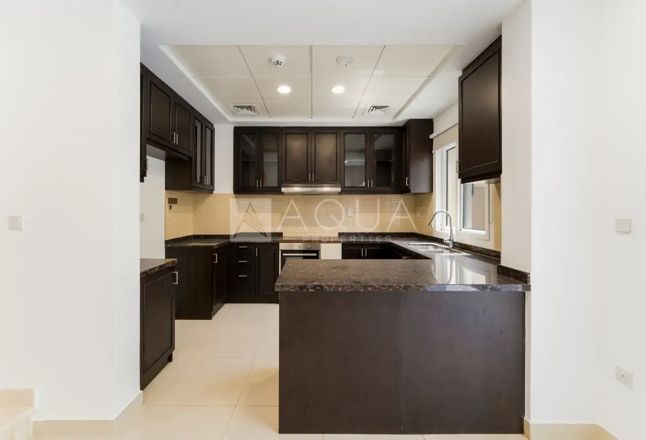 EXTENDED | BIG PLOT | VACANT | EXCLUSIVE