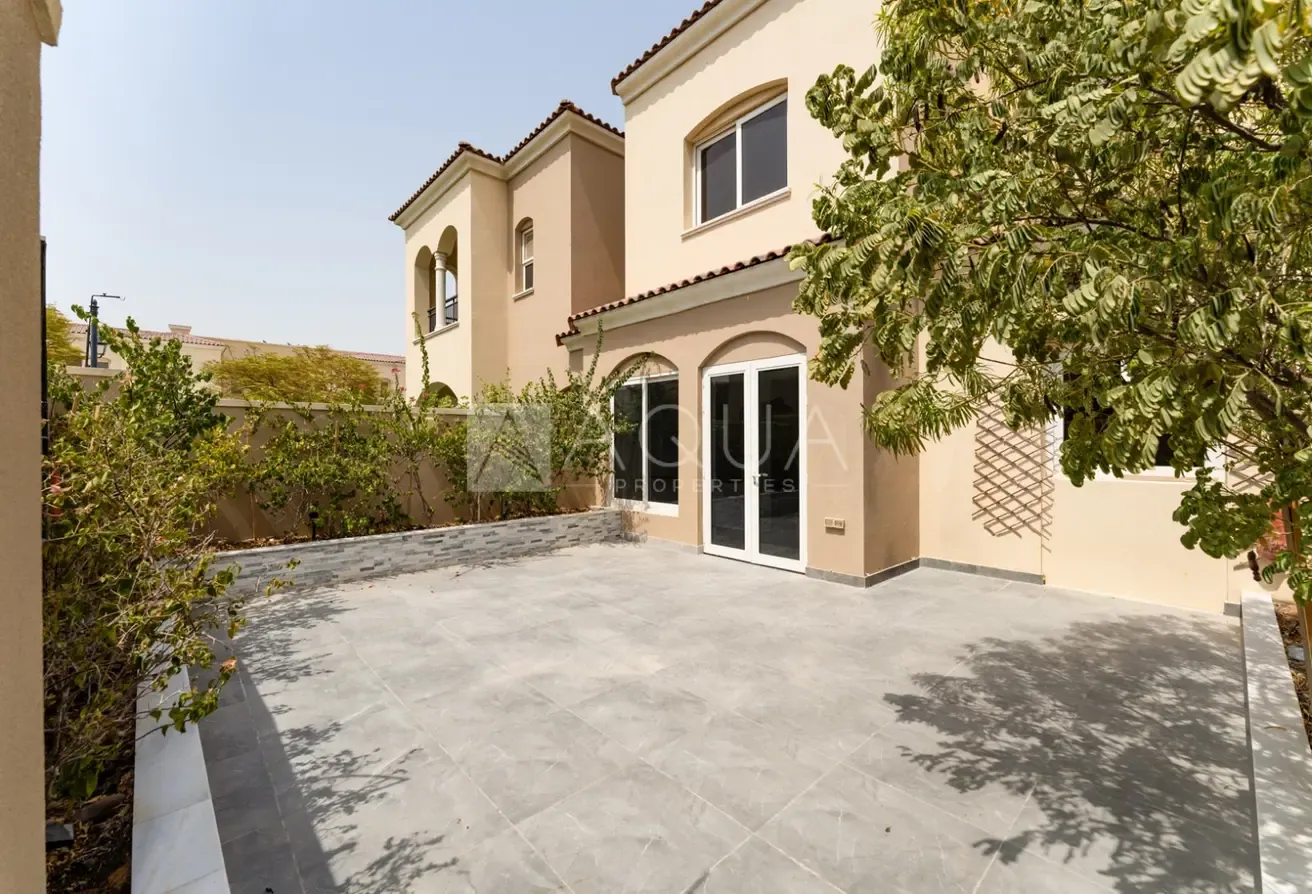 EXTENDED | BIG PLOT | VACANT | EXCLUSIVE