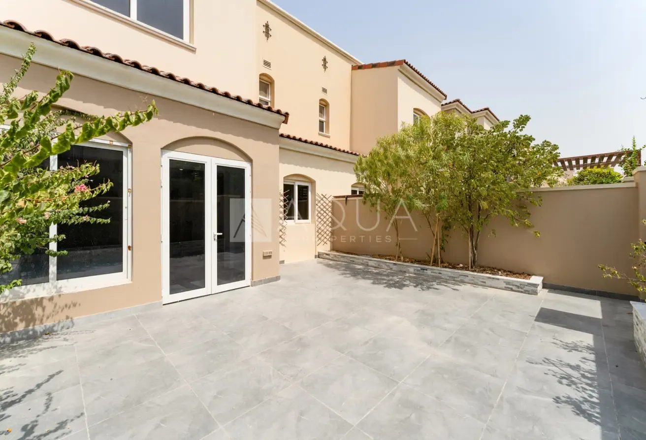 EXTENDED | BIG PLOT | VACANT | EXCLUSIVE