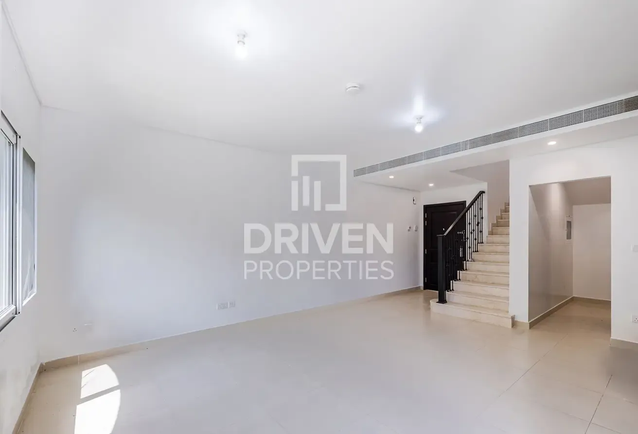 Vacant On Transfer | Single Row | Perfect Location