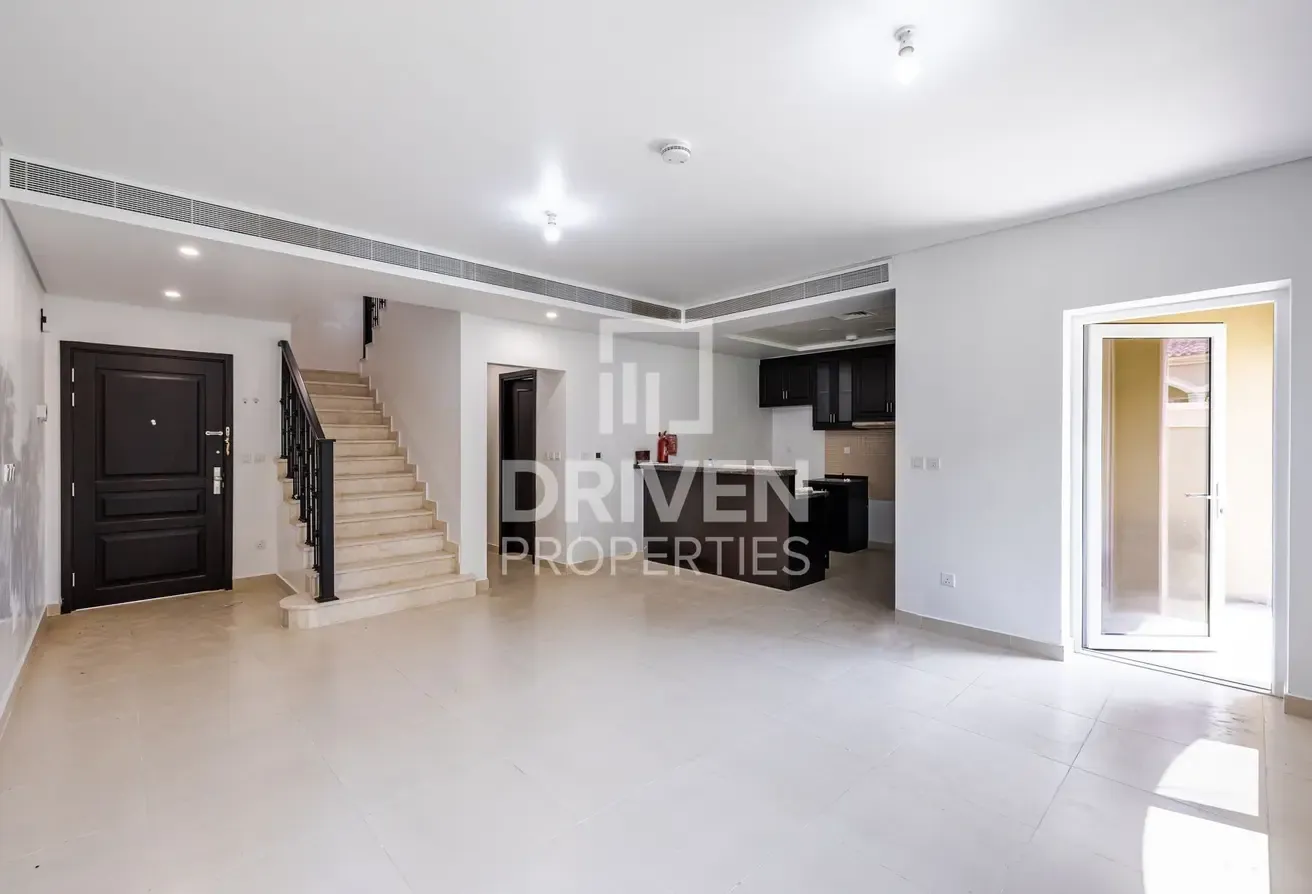Vacant On Transfer | Single Row | Perfect Location