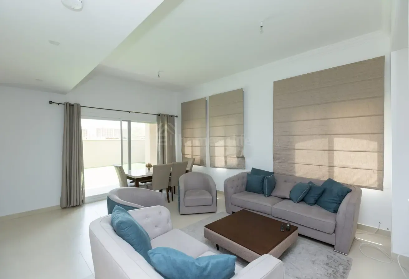 EXCLUSIVE | End Unit  | Vacant Soon | Negotiate